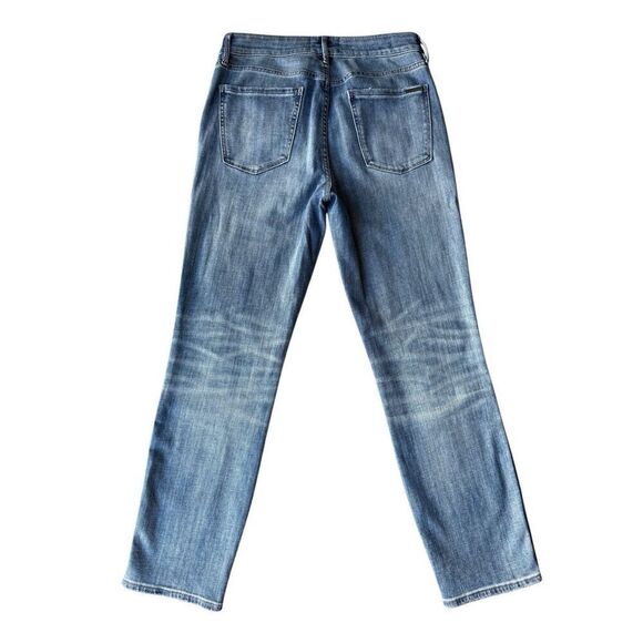 White House Black Market High-Rise Everyday Soft Denim Distressed Straight Jeans - Picture 7 of 11